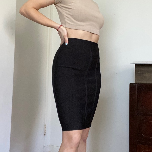 SOLD 🚫 NWOT✨BCBG Bodycon Skirt - Picture 4 of 9